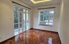 5 Bed Townhouse with En Suite in Lavington - 6