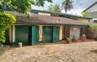 5 Bed House with En Suite in Lavington - 20