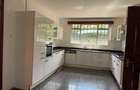 4 Bed Villa with En Suite in Rosslyn - 9