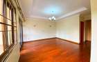 5 Bed Townhouse with En Suite at Lavington - 7