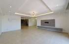 4 Bed Apartment with En Suite at 2Nd Parklands Avenue - 4