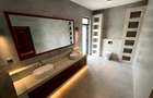 4 Bed House with En Suite at Hs84 - 13