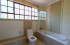 5 Bed Townhouse with En Suite in Lavington - 14