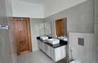 4 Bed Apartment with En Suite in Nyali Area - 13