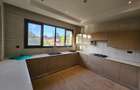 3 Bed Apartment with En Suite in Riverside - 10