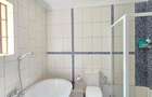 4 Bed Townhouse with En Suite in Spring Valley - 15