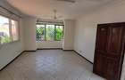 4 Bed Apartment with En Suite at Beach Road - 7