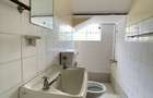 5 Bed House with En Suite in Lavington - 9