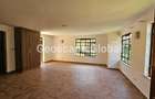 5 Bed Townhouse with En Suite in Kyuna - 9