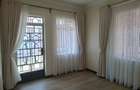 Furnished 2 Bed Apartment with En Suite at Close To Un - 7