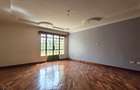 5 Bed Townhouse with En Suite in Lavington - 6