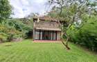 1 Bed House with En Suite in Ridgeways - 1