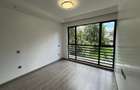 3 Bed Apartment with En Suite at Riverside Dr - 16