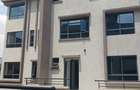 5 Bed Townhouse with En Suite at Lavington - 2