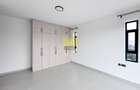 3 Bed Apartment in Brookside - 12