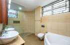 4 Bed Apartment with En Suite in Nyali Area - 17