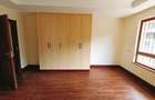 5 Bed Townhouse with En Suite in Spring Valley - 12