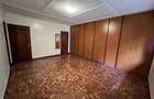 5 Bed Townhouse with En Suite in Westlands Area - 13