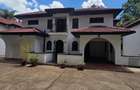 4 Bed Villa with En Suite in Riverside - 17