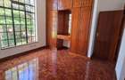 5 Bed Townhouse with En Suite in Lavington - 12