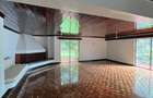 5 Bed Townhouse with En Suite in Lavington - 2