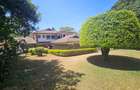 5 Bed House with En Suite in Lavington - 15