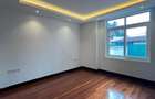 5 Bed House with En Suite in Runda - 18