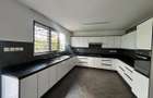 5 Bed Townhouse with En Suite in Lavington - 12