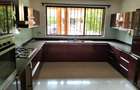 5 Bed Townhouse with En Suite in Westlands Area - 20