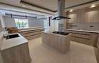 4 Bed Townhouse with En Suite at Westlands - 5