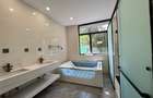 5 Bed Townhouse with En Suite in Lavington - 3