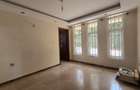 5 Bed House with En Suite in Lavington - 10