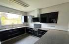 3 Bed Apartment with En Suite in Riverside - 16