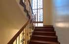 6 Bed Townhouse with En Suite at Near State House Road - 2