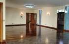 3 Bed Apartment with En Suite at Parklands - 8