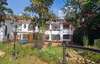 5 Bed House with En Suite in Nyari - 1