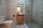 4 Bed Apartment with En Suite in Parklands - 17