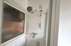 5 Bed House with En Suite at Close To Un - 15