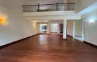 5 Bed Townhouse with En Suite in Lavington - 2