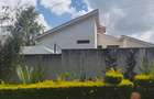 5 Bed House with Garden in Ridgeways - 11