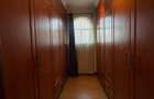 5 Bed Townhouse with En Suite in Lavington - 3
