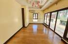 4 Bed Apartment with En Suite in Riverside - 6