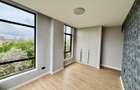 3 Bed Apartment with En Suite in Brookside - 8