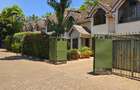 5 Bed Townhouse with En Suite in Lavington - 1