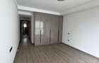 3 Bed Apartment with En Suite in Riverside - 17