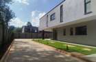 5 Bed House with En Suite in Nyari - 2