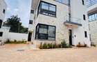 5 Bed Townhouse with En Suite at Lavington - 1