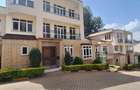 5 Bed Townhouse with En Suite in Lavington - 1