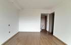 3 Bed Apartment with En Suite at Riverside Drive - 12