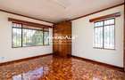 5 Bed Townhouse with En Suite in Brookside - 11